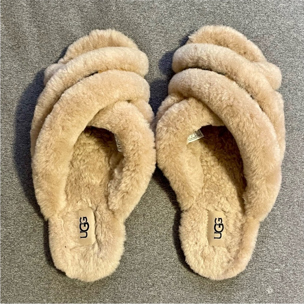 NWOT UGG slide slippers